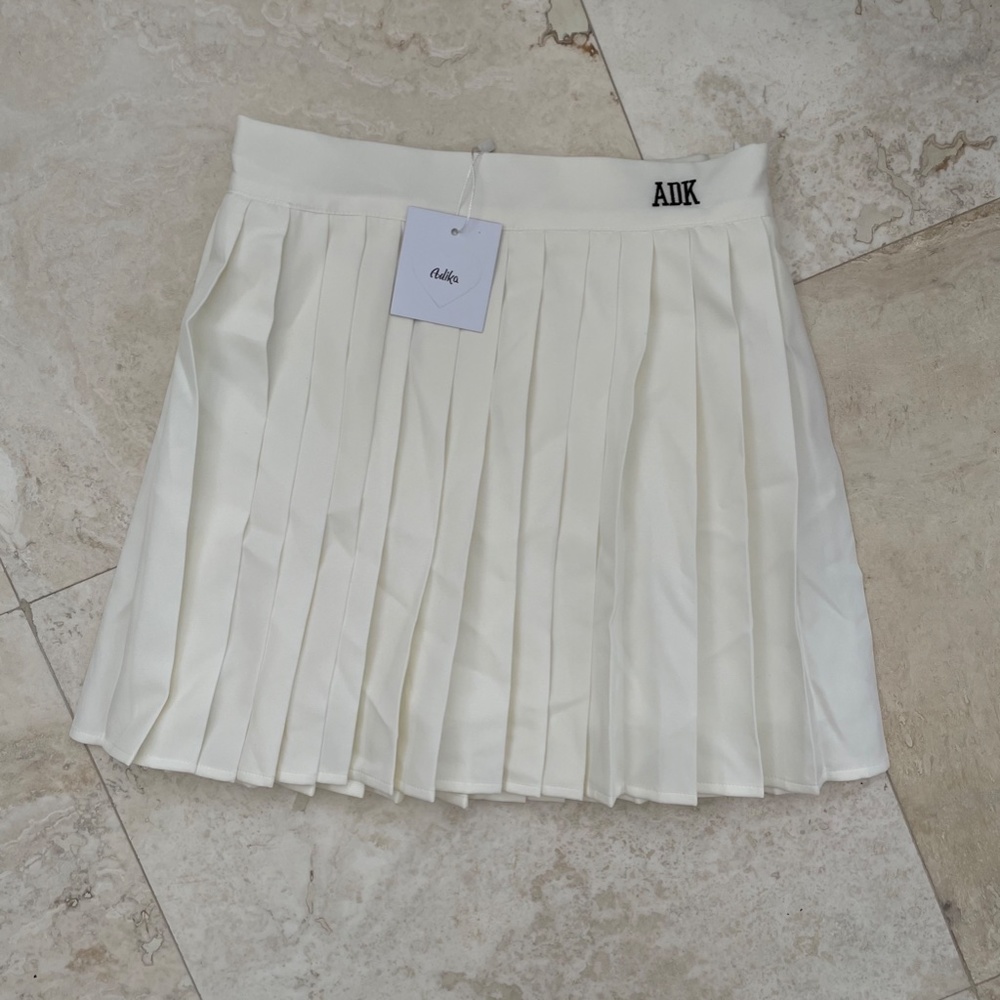 White Pleated Mini Skirt SIZE SMALL - Adika
